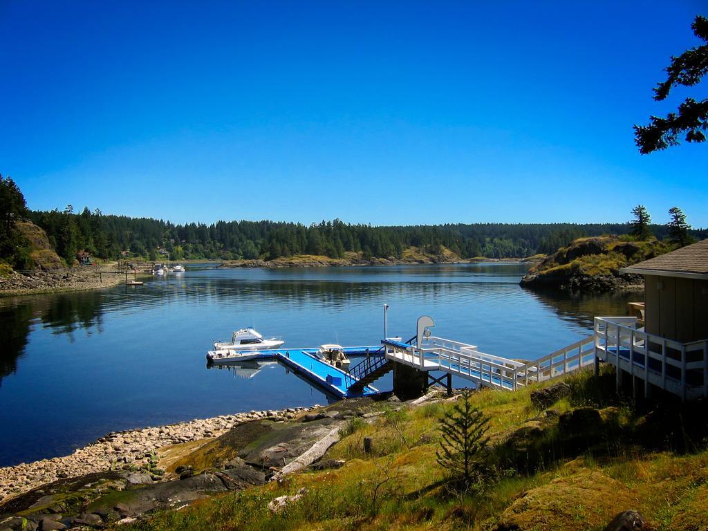 Gowlland Harbour Resort Heriot Bay Номер фото