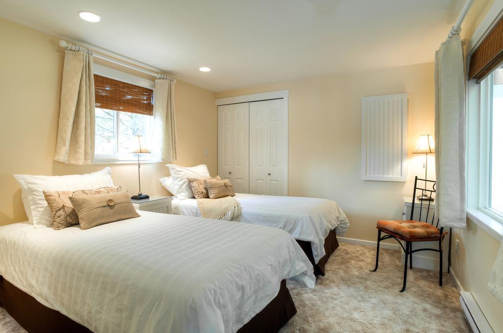Gowlland Harbour Resort Heriot Bay Номер фото
