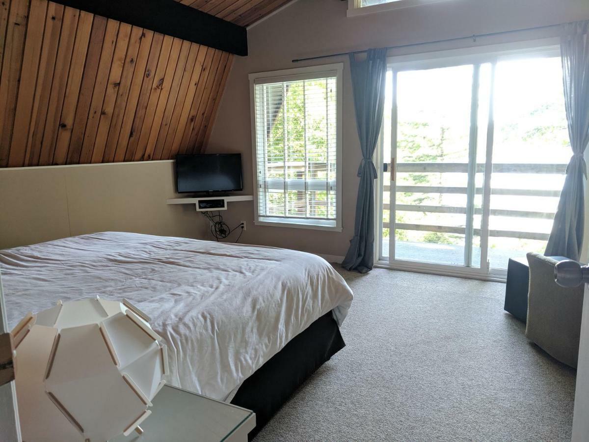 Gowlland Harbour Resort Heriot Bay Екстер'єр фото