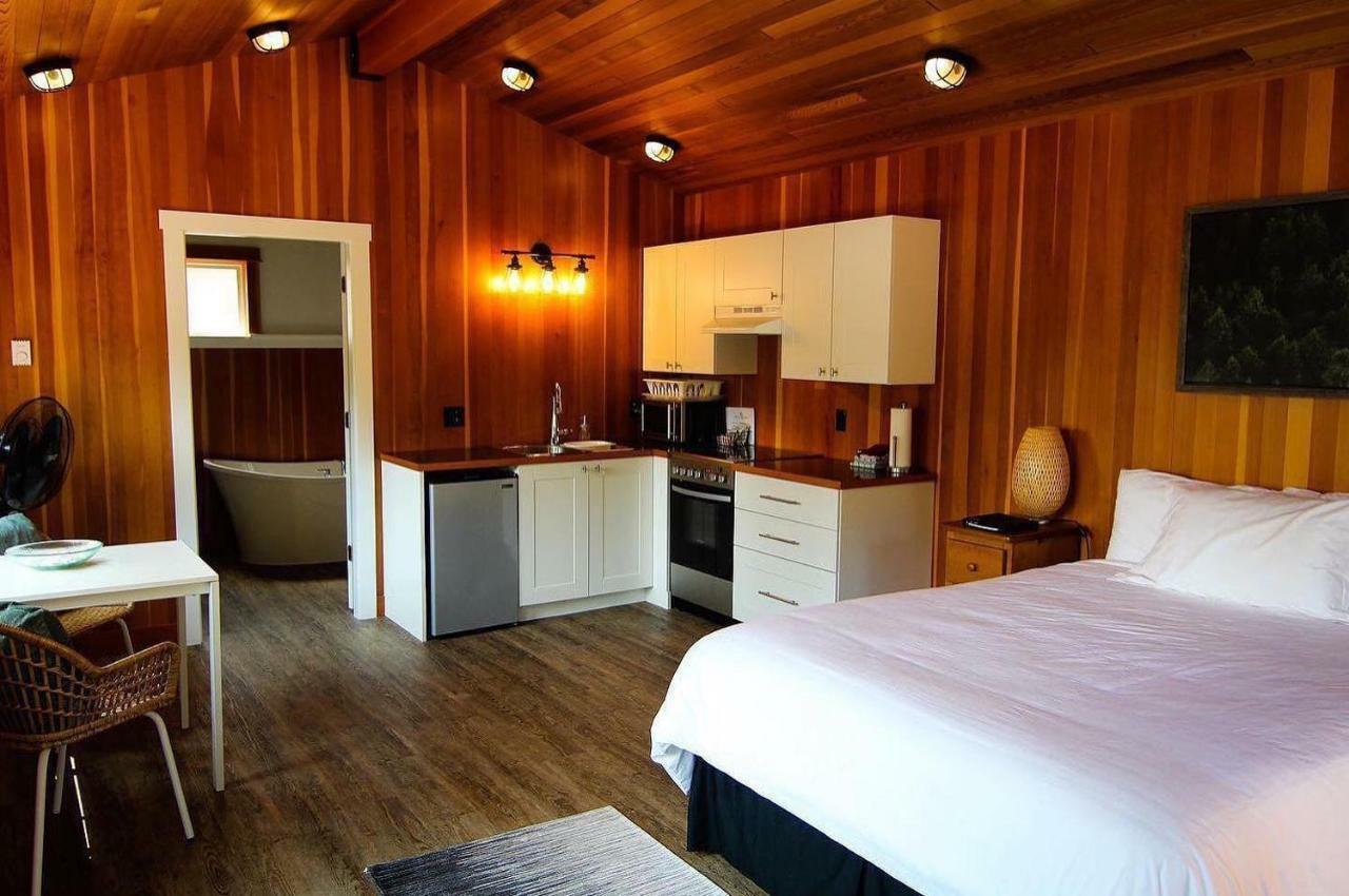 Gowlland Harbour Resort Heriot Bay Екстер'єр фото