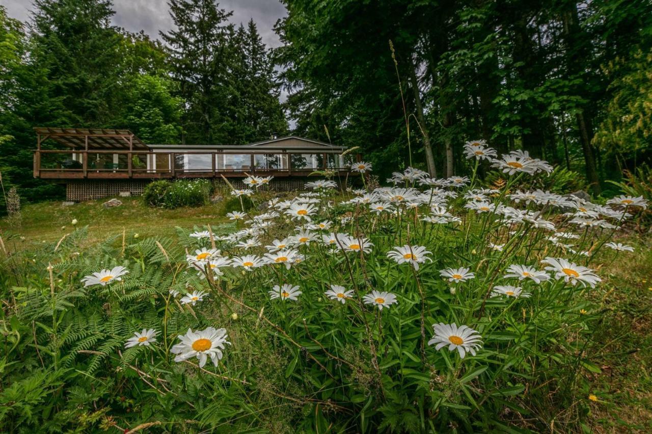 Gowlland Harbour Resort Heriot Bay Екстер'єр фото