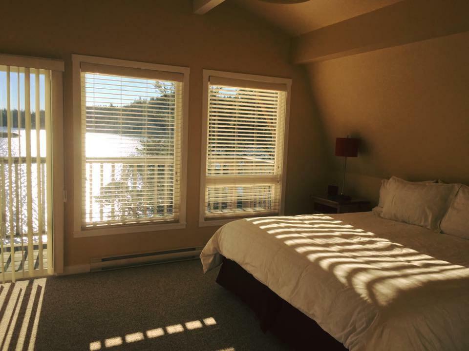 Gowlland Harbour Resort Heriot Bay Екстер'єр фото