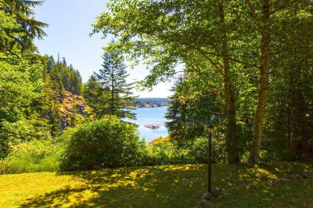 Gowlland Harbour Resort Heriot Bay Екстер'єр фото